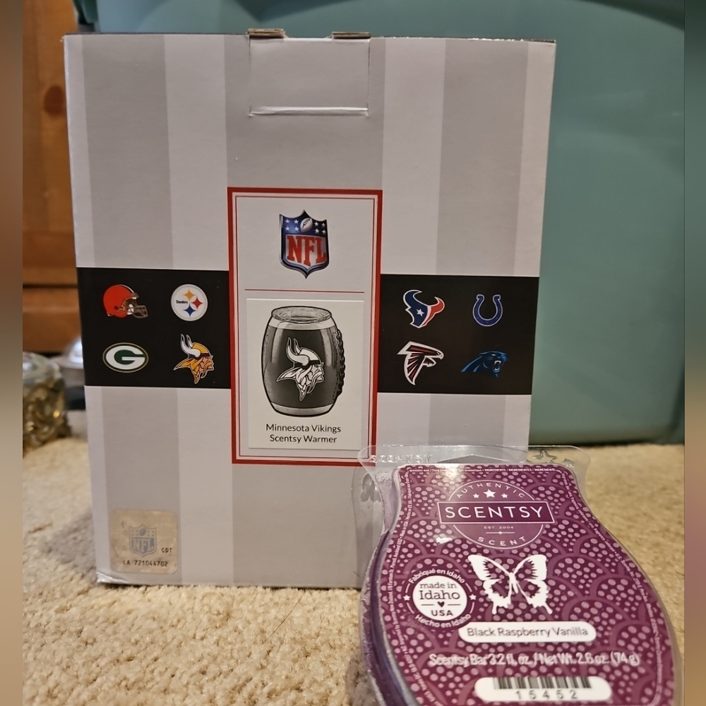 NFL Minnesota Vikings Scentsy Warmer Brand New In Box With Wax Melt